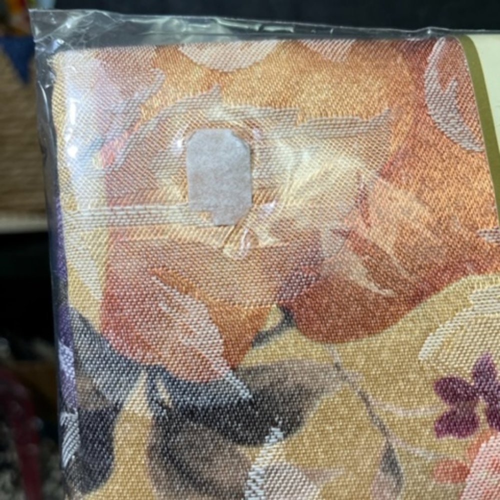 4 Damask Napkins
